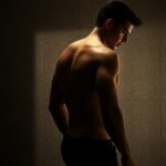 Conto erótico: Encontro no elevador, o primeiro capítulo de uma série gay