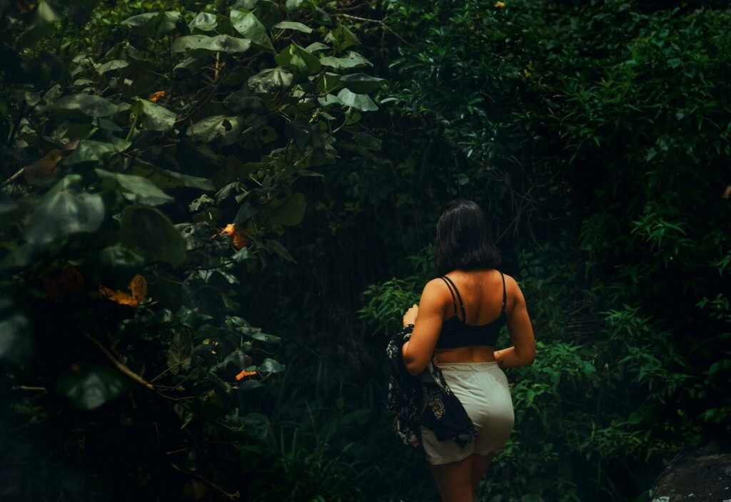 Conto erótico: Turismo que me fez masturbar no mato
