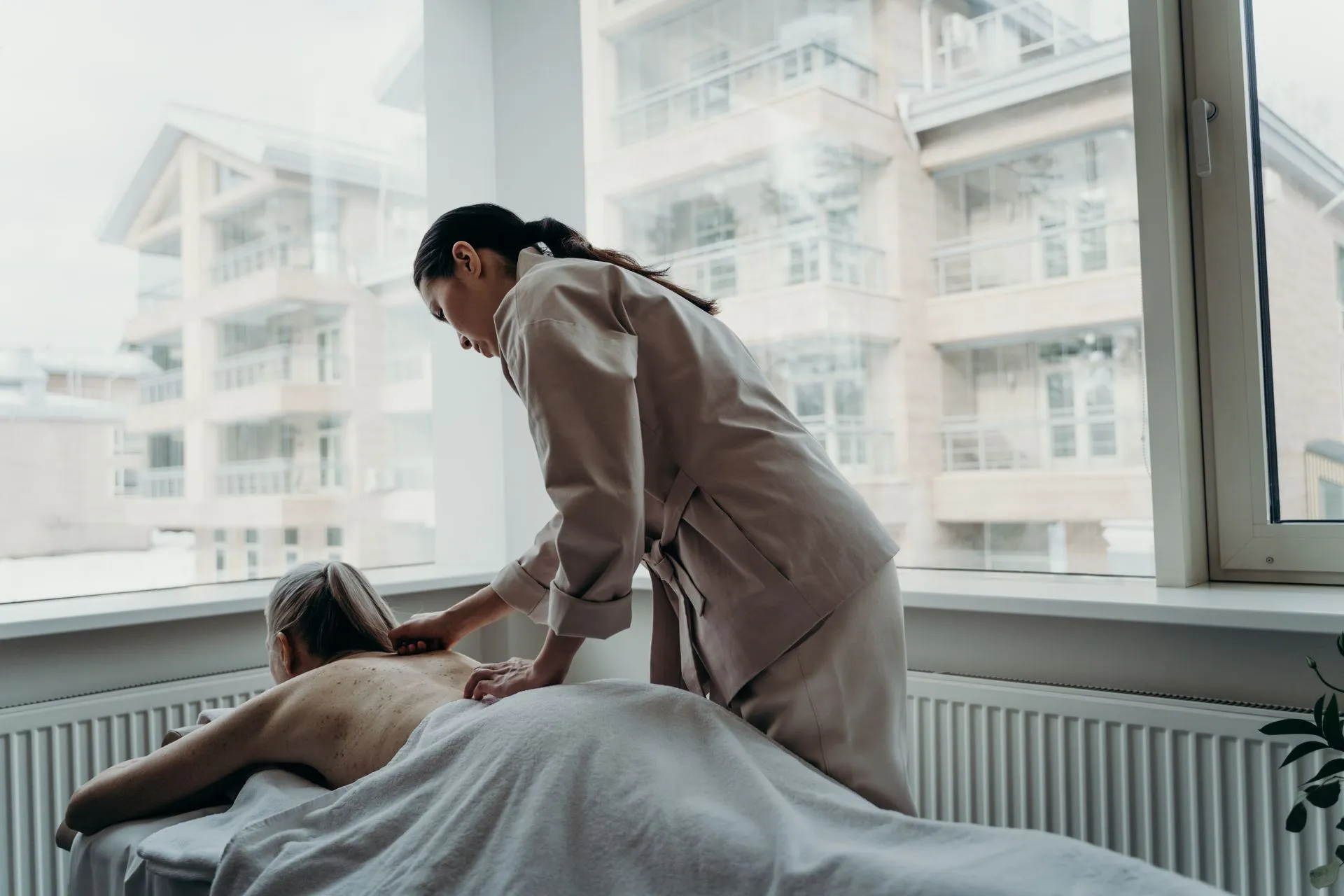 O que considerar antes de escolher um espaço especializado em massagens para adultos? Espaço especializado em massagens para adultos